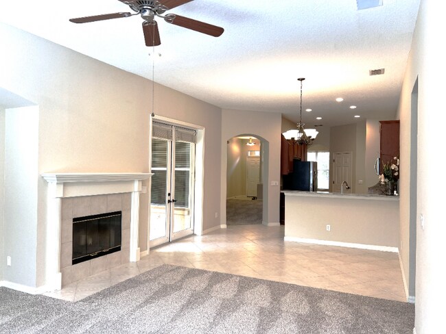 Foto del edificio - 708 Lakeworth Cir