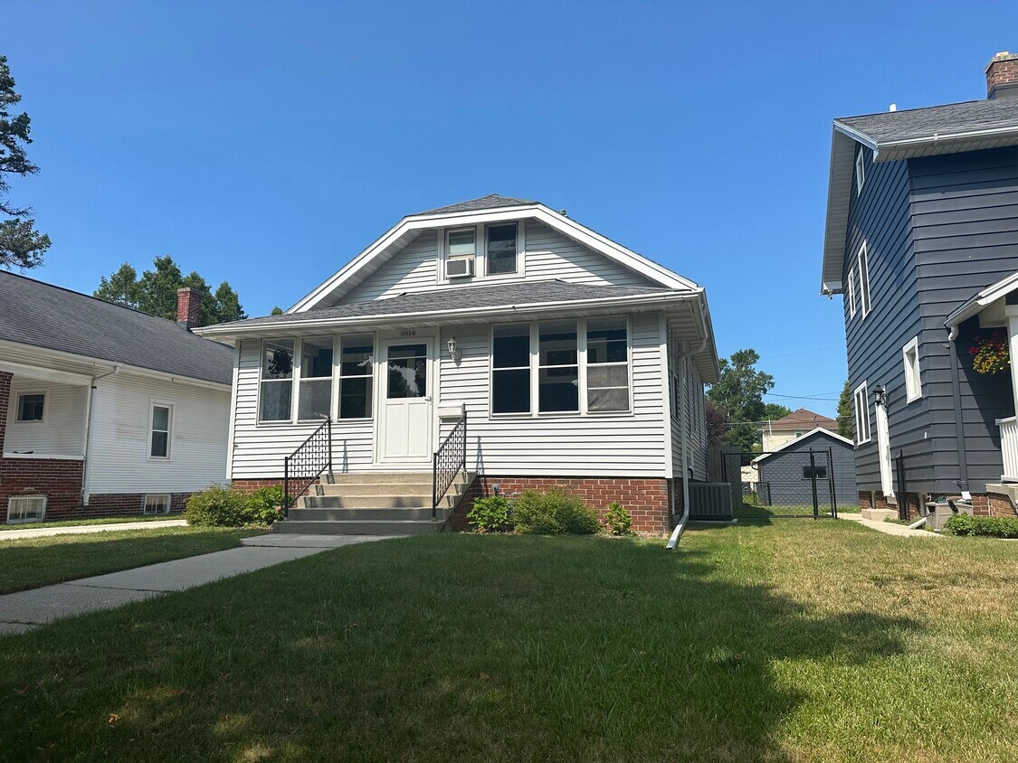 2824 S 9th St, Sheboygan, WI 53081 House Rental in Sheboygan, WI
