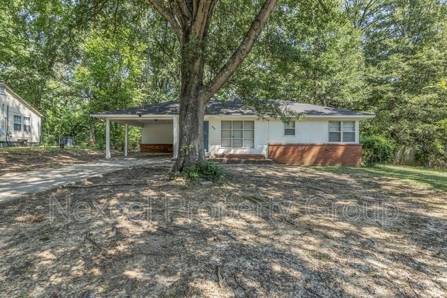 Photo - 800 Lydgate Rd House