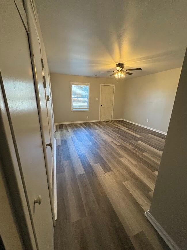 Building Photo - 240 N W Pl