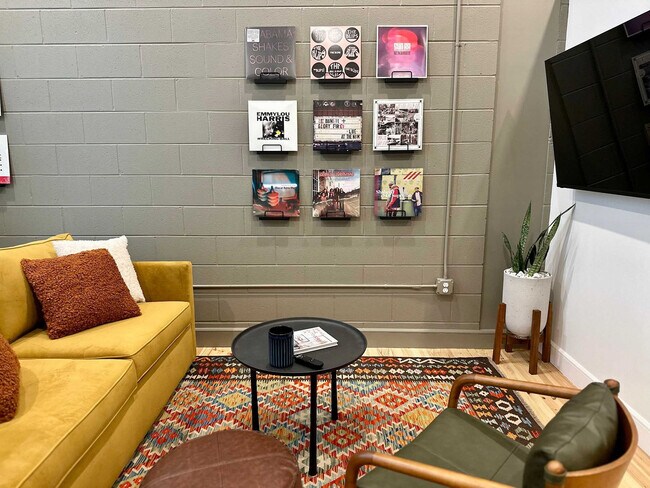 Building Photo - 1911 3rd Ave N