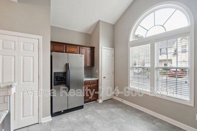 Foto del edificio - 4218 Amherst Villa Ct