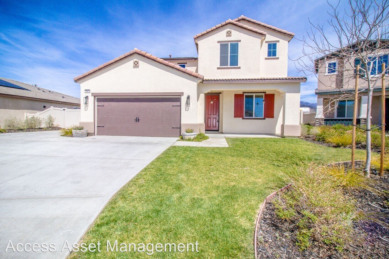 Primary Photo - 5 br, 3 bath House - 1068 Poinsettia Circle