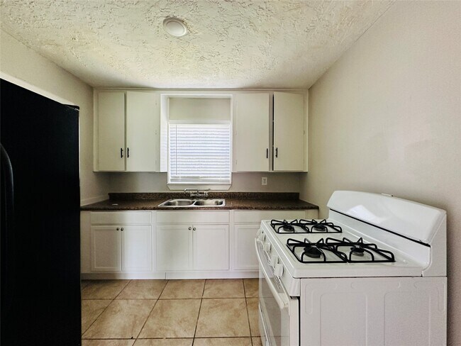 Foto del edificio - 7621 Sundown Dr