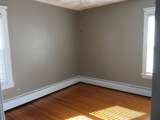 Bedroom - 15 Richland Ave