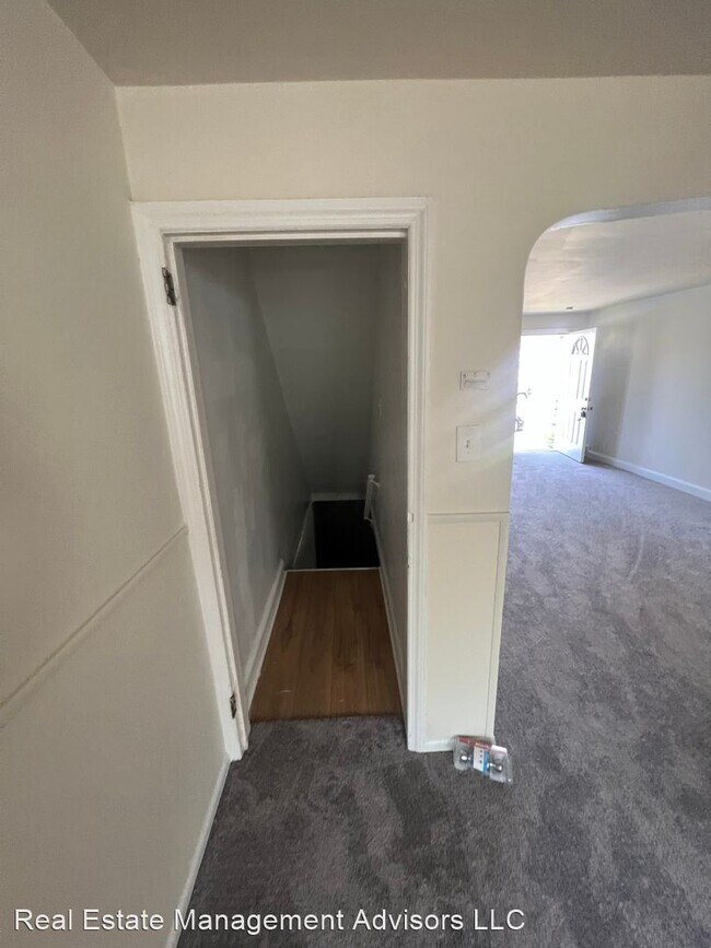 Foto del edificio - 3 br, 1 bath House - 141 W 22nd Street