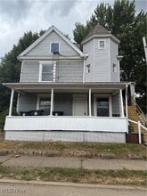Building Photo - 825 7th St NW
