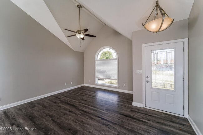 Foto del edificio - 10116 Greenfield Woods Cir