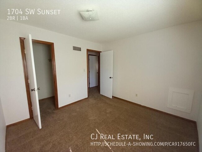 Foto del edificio - 1704 SW Sunset-