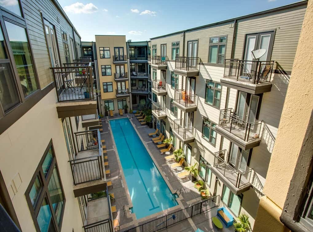 Foto principal - Simpering 1 BR For The Right Owner