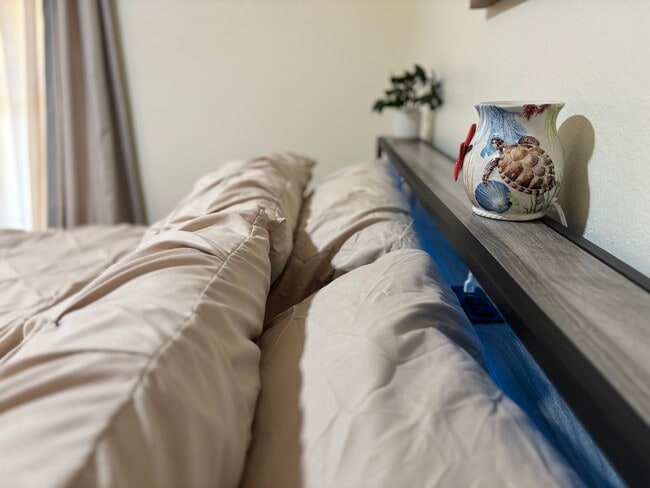 Charger stations on beds - 4685 Boot Hill Dr