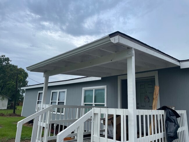 Building Photo - 11703 Sunnyside Dr