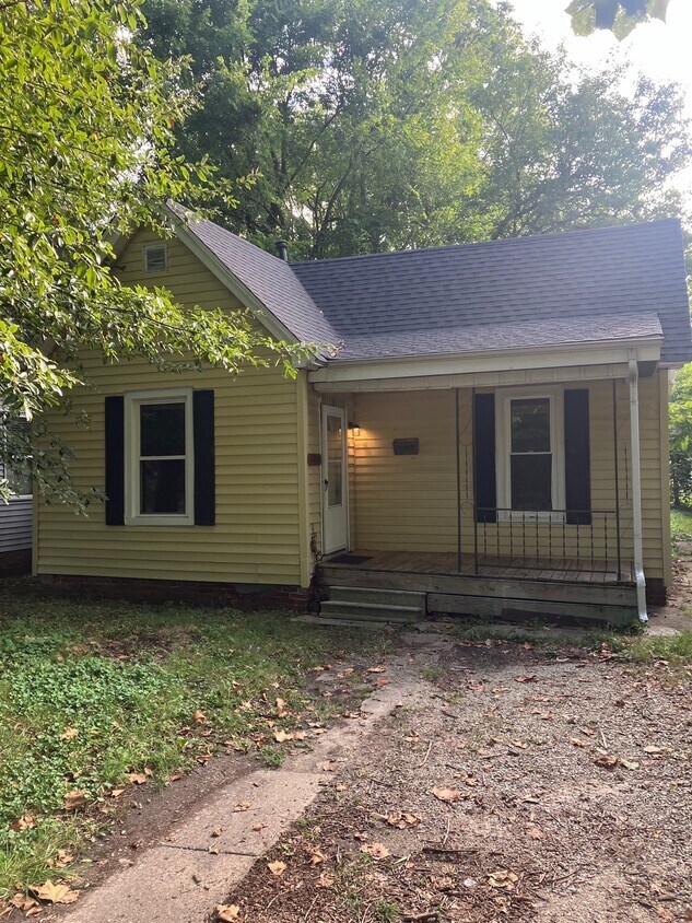 Front - 1024 S 16th St