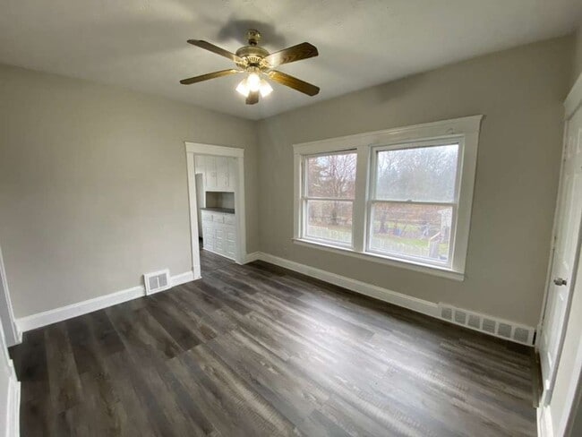 Building Photo - 7918 Force Ave