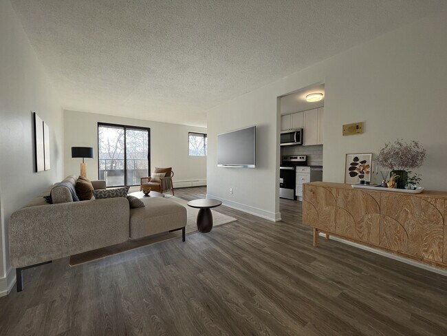 Building Photo - 205-215 Champlain Blvd