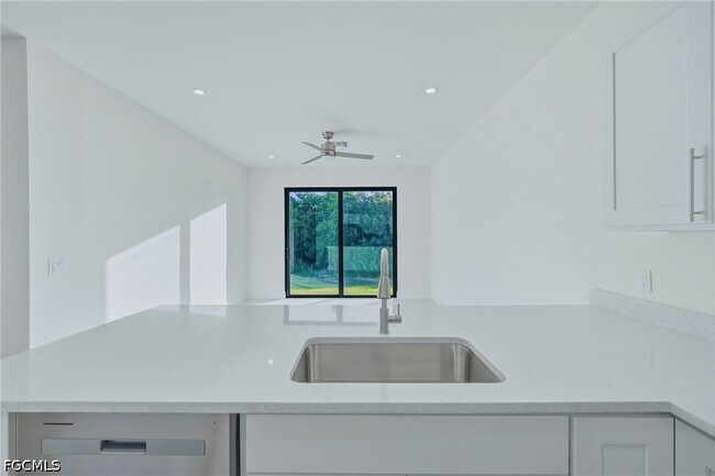 Foto del edificio - 5428 Bristo St