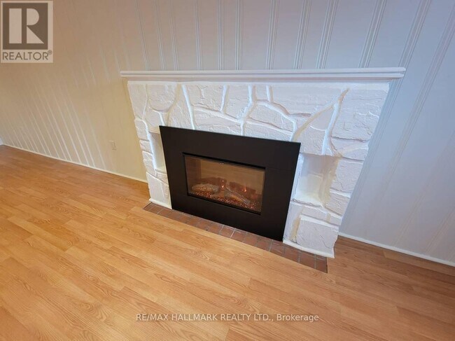 Building Photo - 7 Folcroft Ave