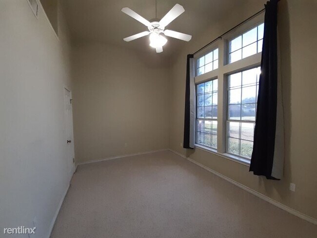 Building Photo - 3 br, 2 bath House - 5810 Brett Ln