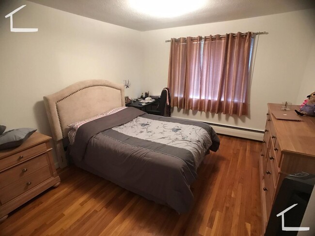Building Photo - Cozy Jamaica Plan 1 Bed