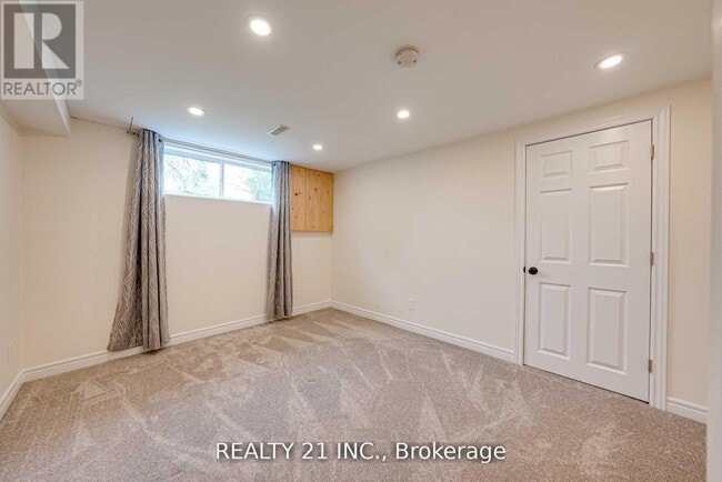 Building Photo - 812 Sanok Dr