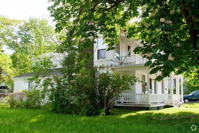 Foto del edificio - 113 E Cross St