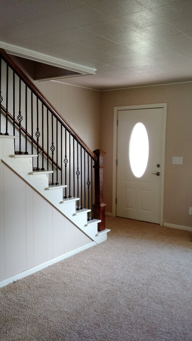 Building Photo - N2724 Duvenick Ln