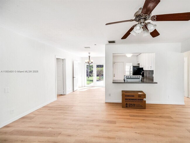 Foto del edificio - 1240 NW 7th Ave