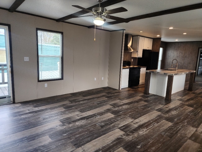 Building Photo - 1269 N Adkins Hill Rd