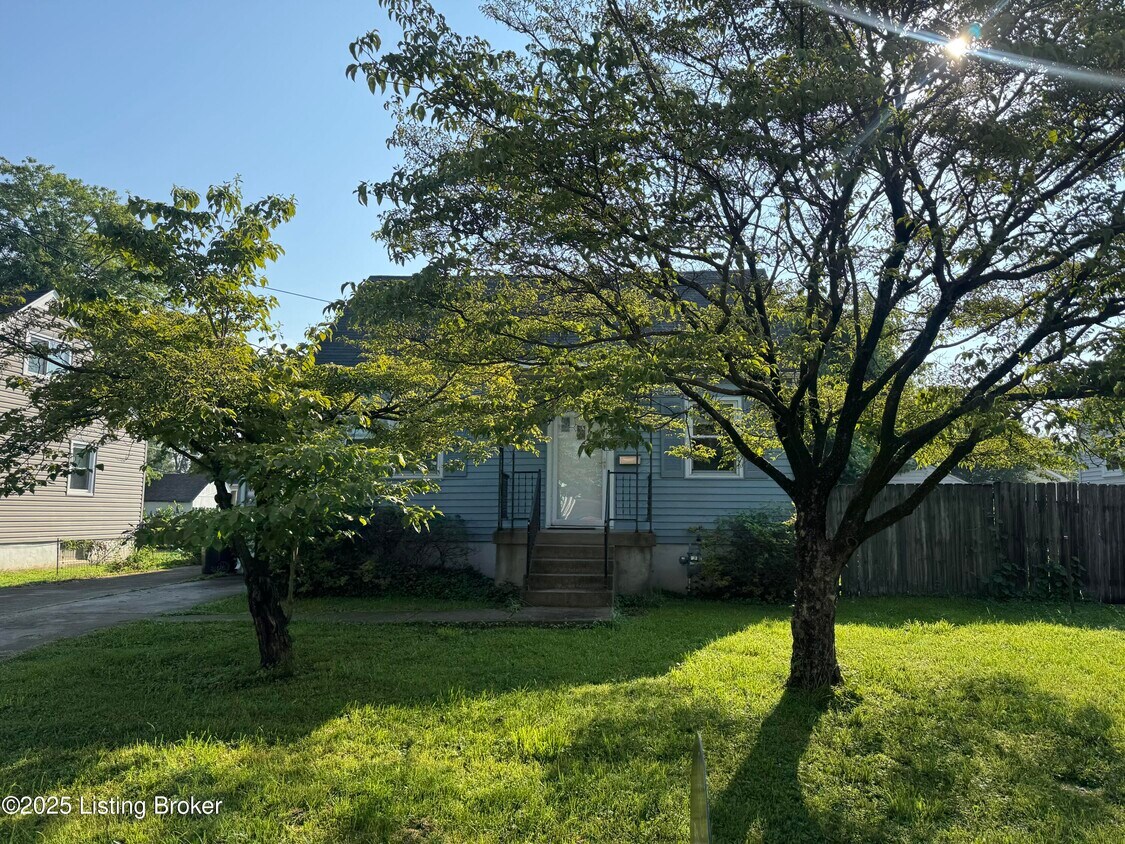 Foto del edificio - 2603 Parklawn Dr