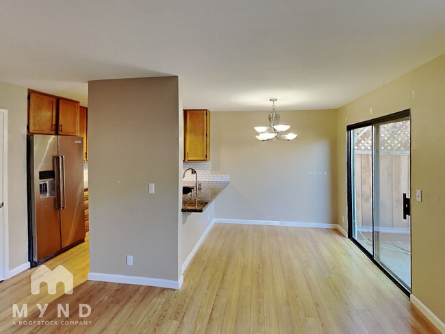 Foto del edificio - 1534 Willard Garden Ct