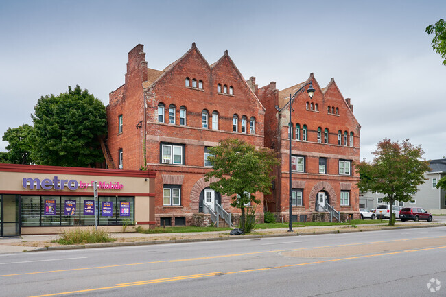 Building Photo - 512-514 Lake Ave