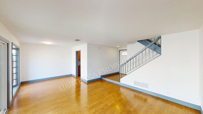 Foto del edificio - 2-bedroom Townhome in Irvine!