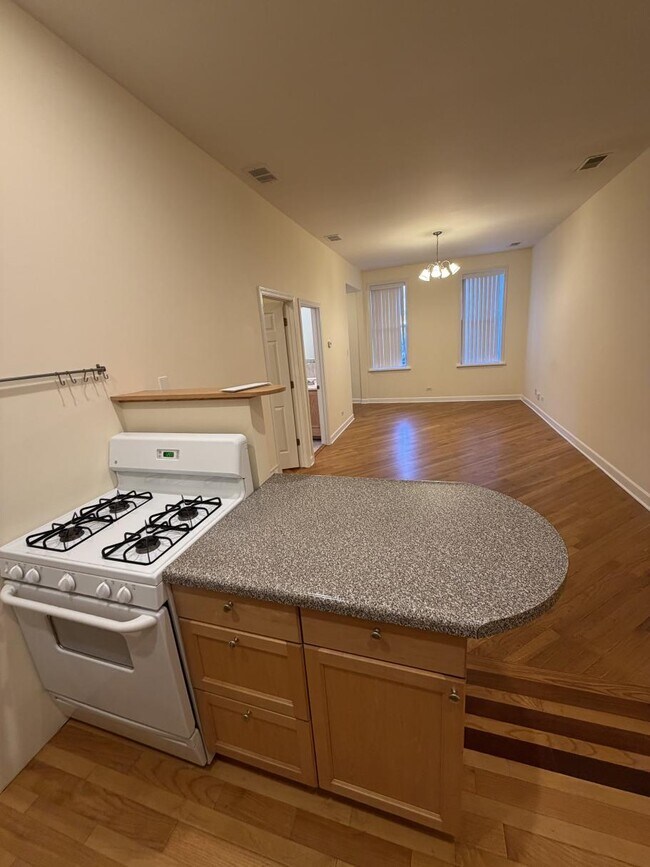 Foto del edificio - 1242 N Bosworth Ave