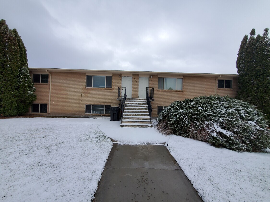 1687 Grandview Dr Unit 1, Idaho Falls, ID 83402 Apartments in Idaho
