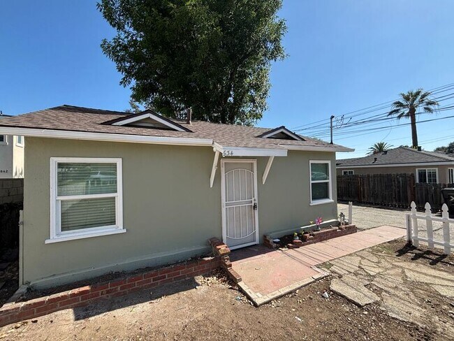 Building Photo - 634-638 E Lemon Ave