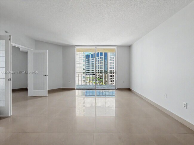 Foto del edificio - 9055 SW 73rd Ct