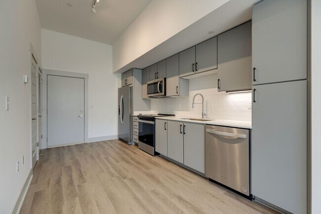 Foto del edificio - Walk to Geodis - 1 Bed Condo in WEHO!