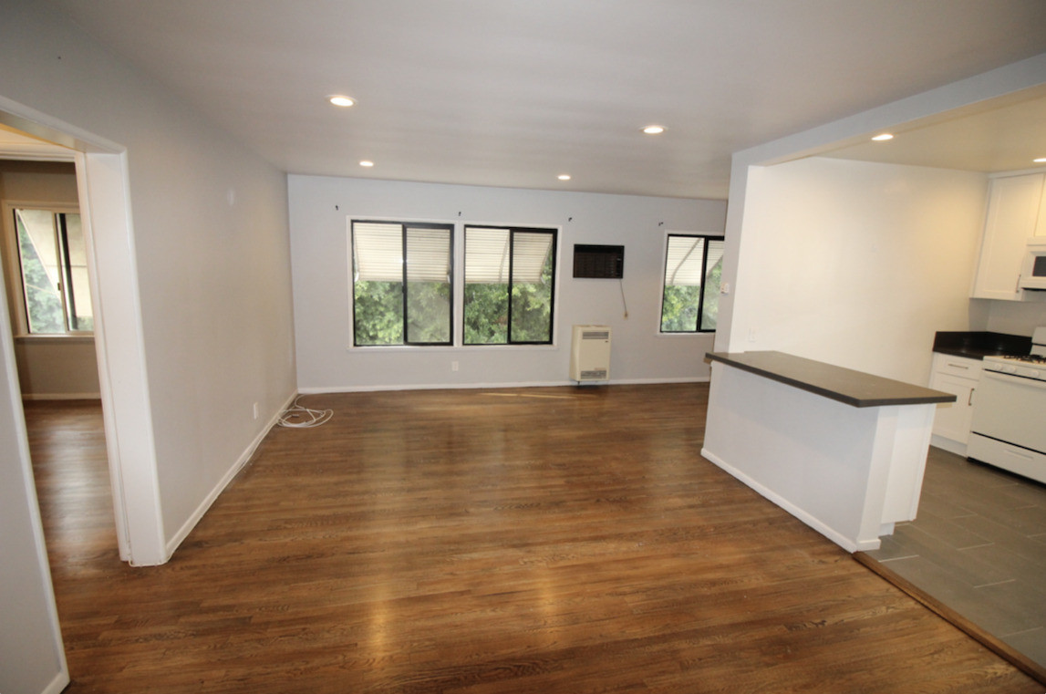 Foto principal - 5055 Laurel Canyon Blvd