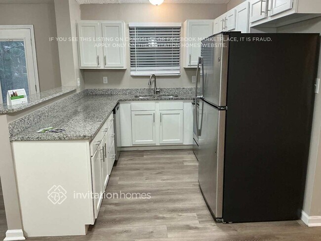 Foto del edificio - 7940 Evening Flower Ln