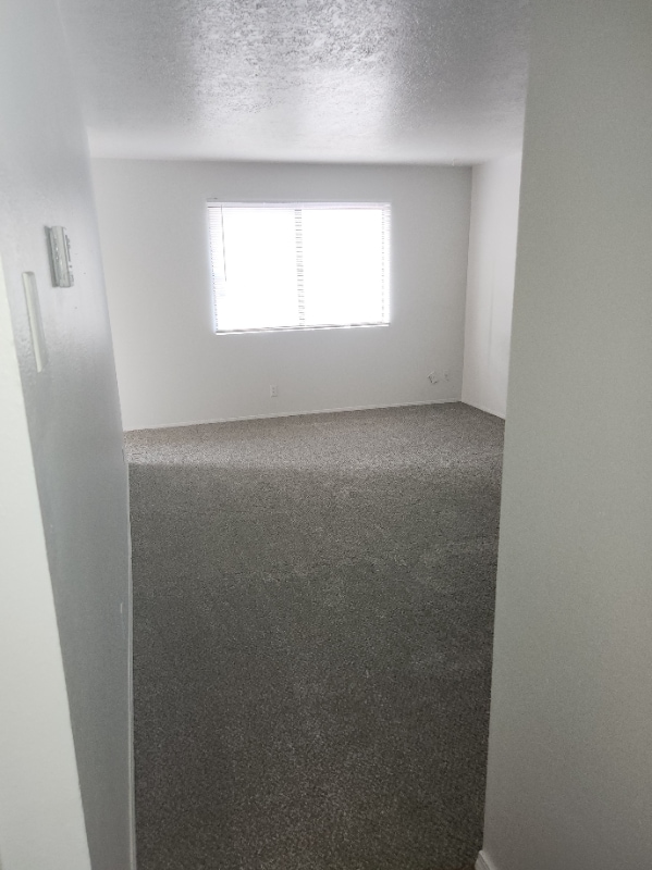 Building Photo - 516 Lewis Ave SE