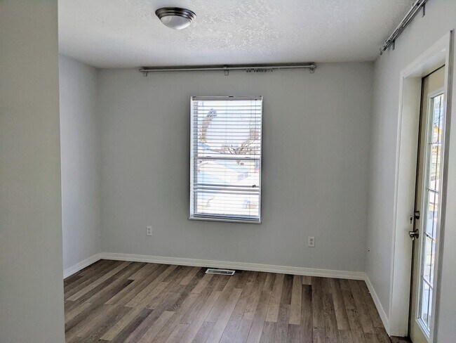 Foto del edificio - 113 n Ash st