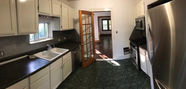 Foto del edificio - 819 Wyandotte Ave