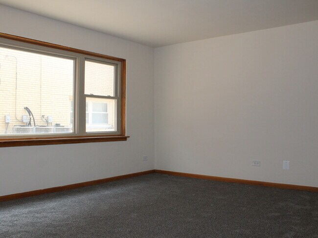 Building Photo - 10523 S Artesian Ave