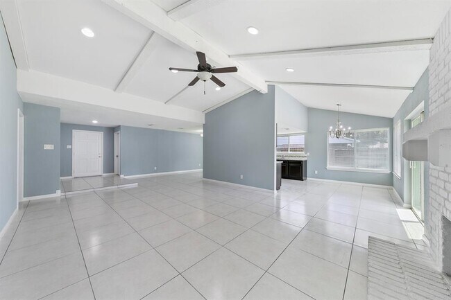Foto del edificio - 718 N Fork Ct