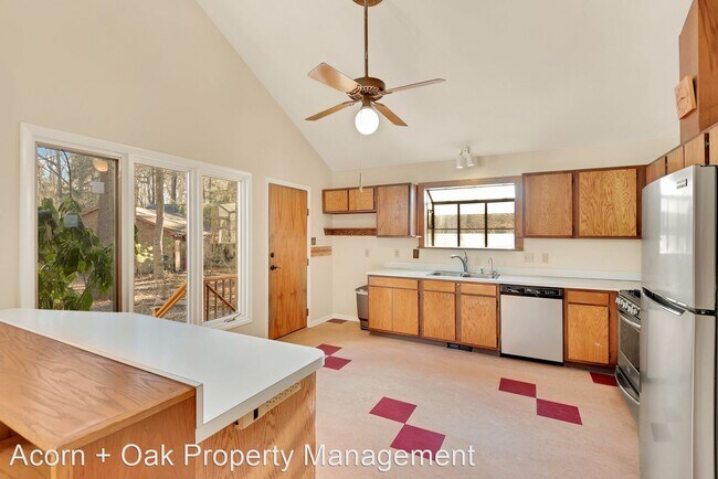 Foto del edificio - 3 br, 2 bath House - 2443 Mayberry Ct