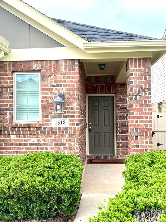 Foto del edificio - 1518 Summer City Dr