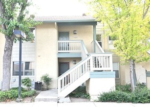 Building Photo - 1032 Summerplace Dr