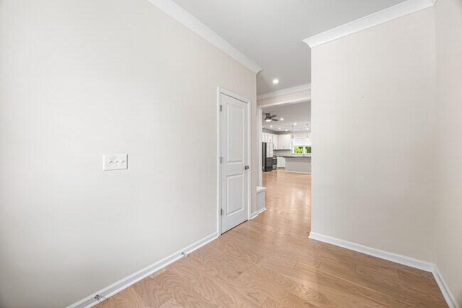 Foto del edificio - 529 Madison Falls Ct