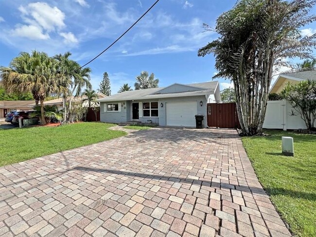 Building Photo - 3318 NW 68th Ct