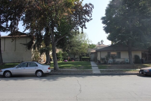 Foto del edificio - 435-440 Sandia Ave